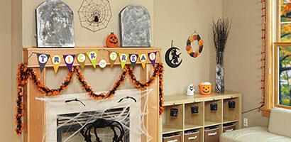 Cobweb Mantel