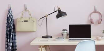 Add style to your home organisation projects by hanging bags, scarves, headphones, and everyday essentials on these stylish metallic hooks.
