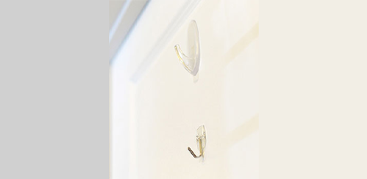 Step 3 of making christmas bedroom door decorations
