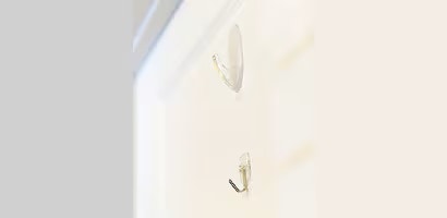 Step 3 of making Christmas bedroom door decorations
